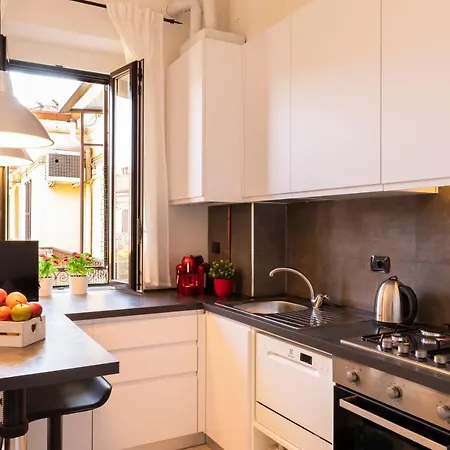 Apartment Fashion District - Floor